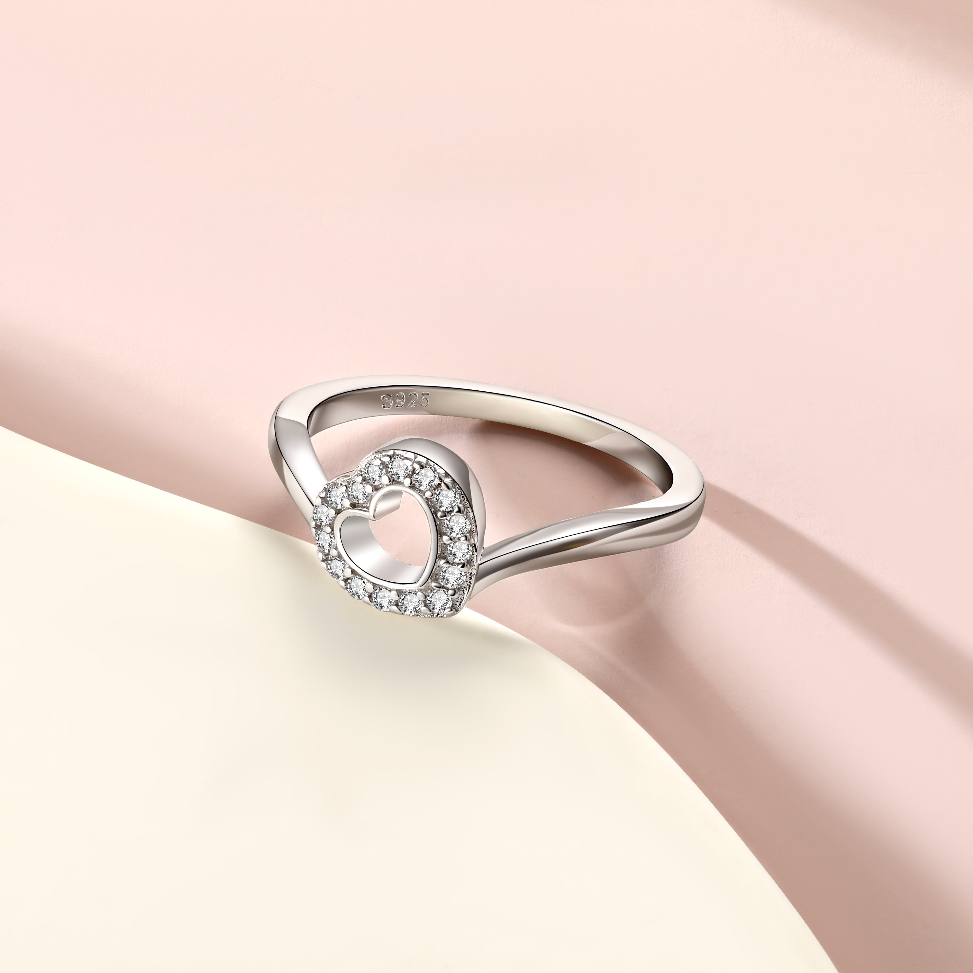 925 Sterling Silver Cz Heart Design with Twist Band Ladies Ring