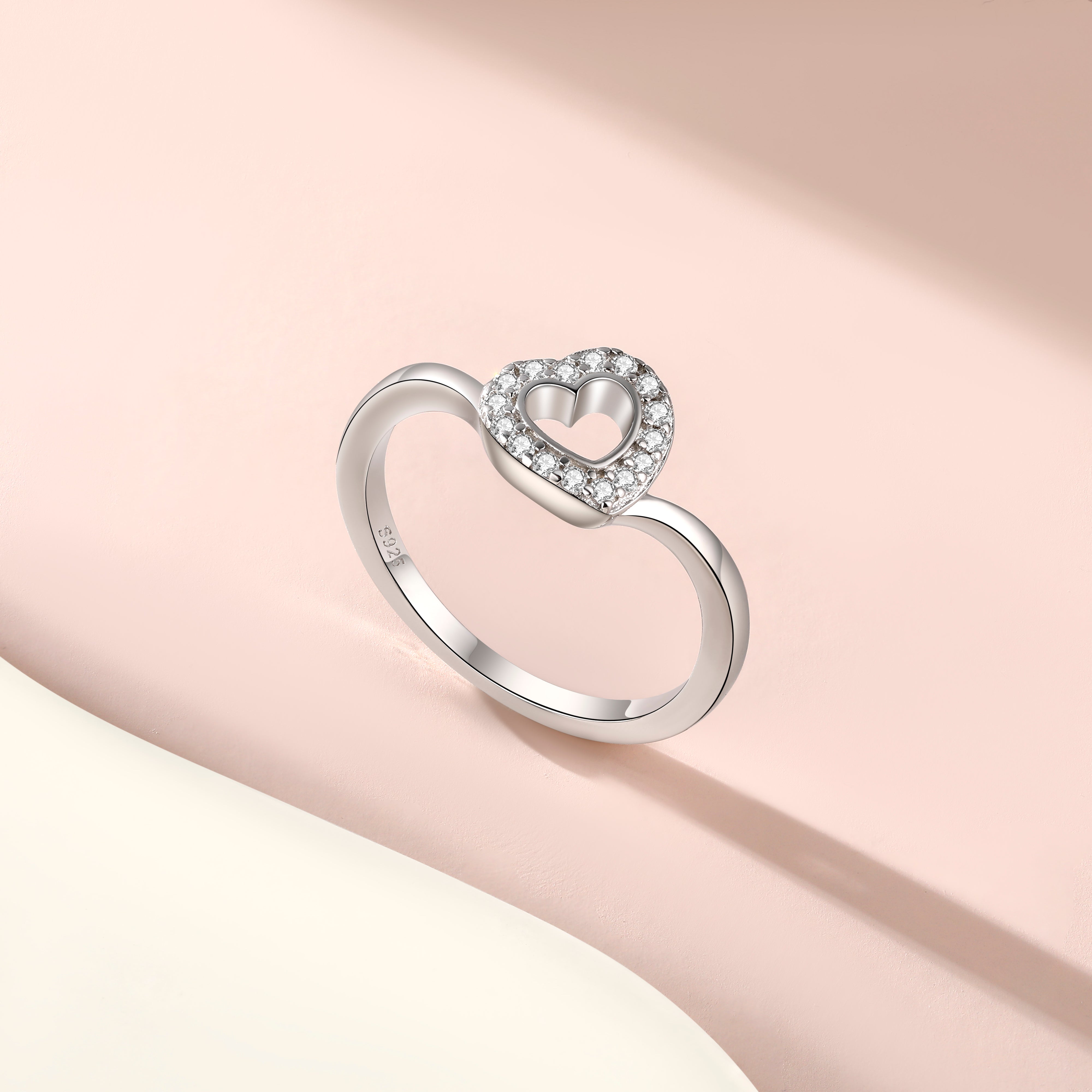 925 Sterling Silver Cz Heart Design with Twist Band Ladies Ring