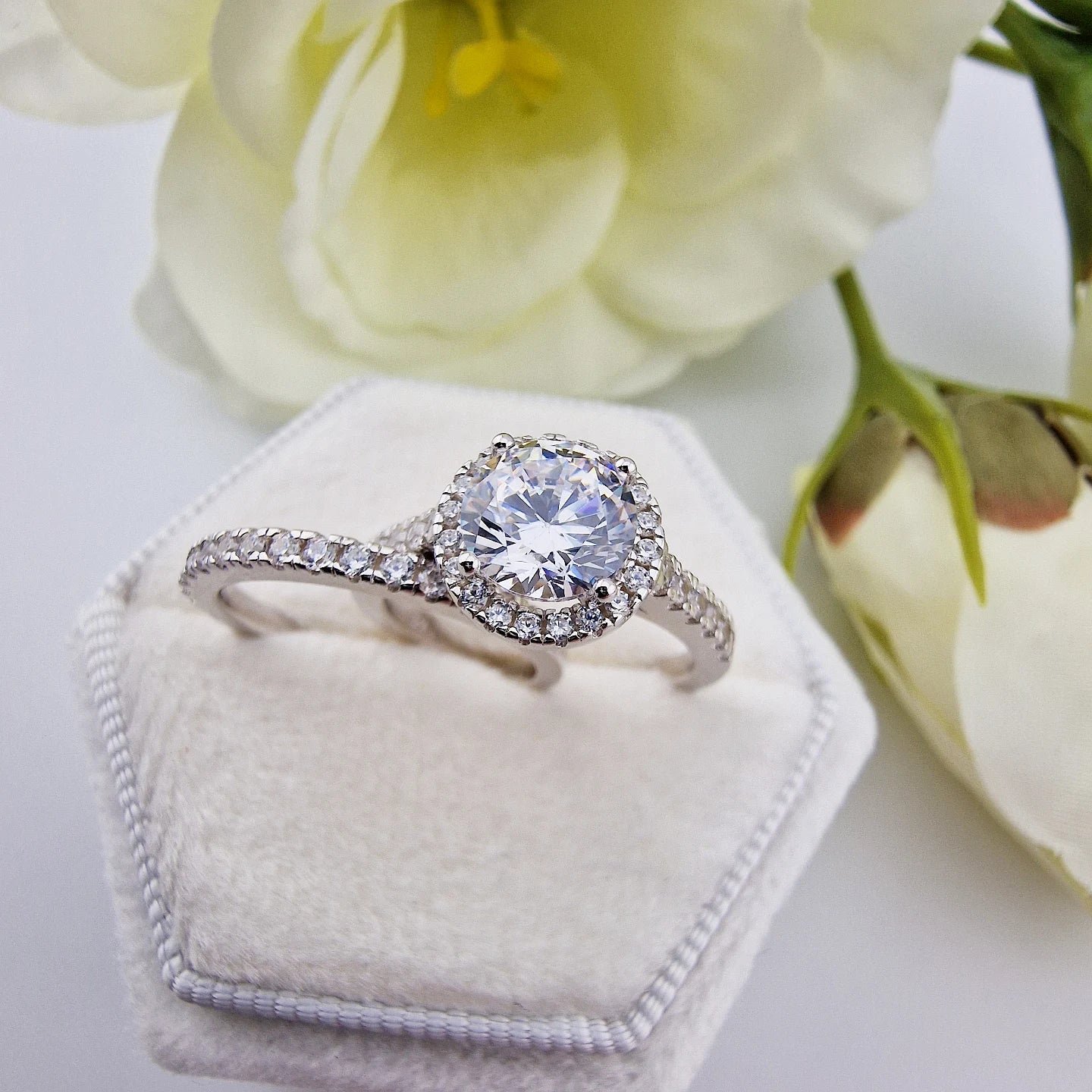 925 Sterling Silver Round Cz Halo Ladies Bridal Ring Set