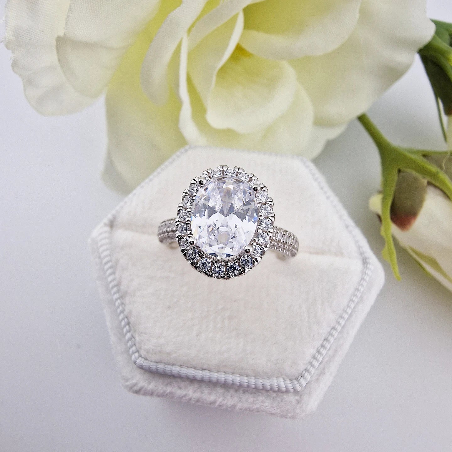 925 Sterling Silver Large 1.5ct Cz Oval Halo Ladies Ring