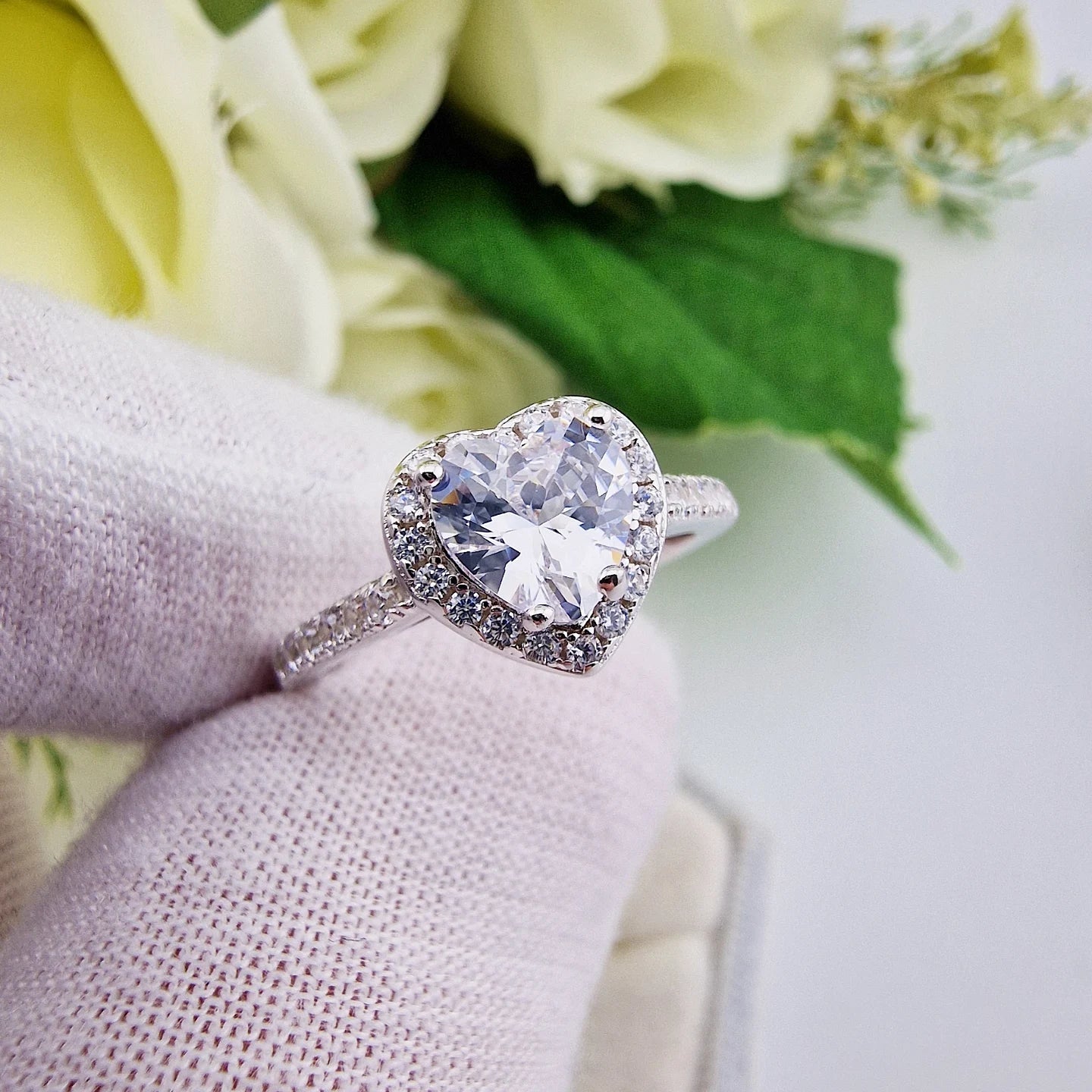 925 Sterling Silver Cz Heart Halo Ladies Ring