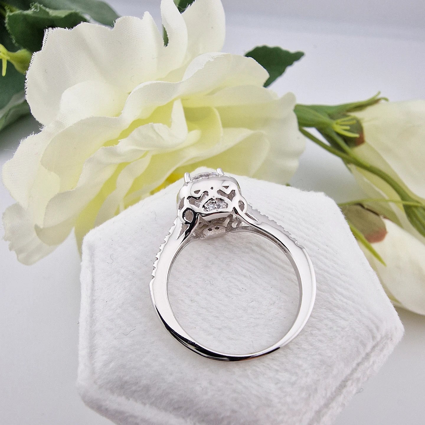 925 Sterling Silver 7mm Cz Round Cut Halo Ladies Ring