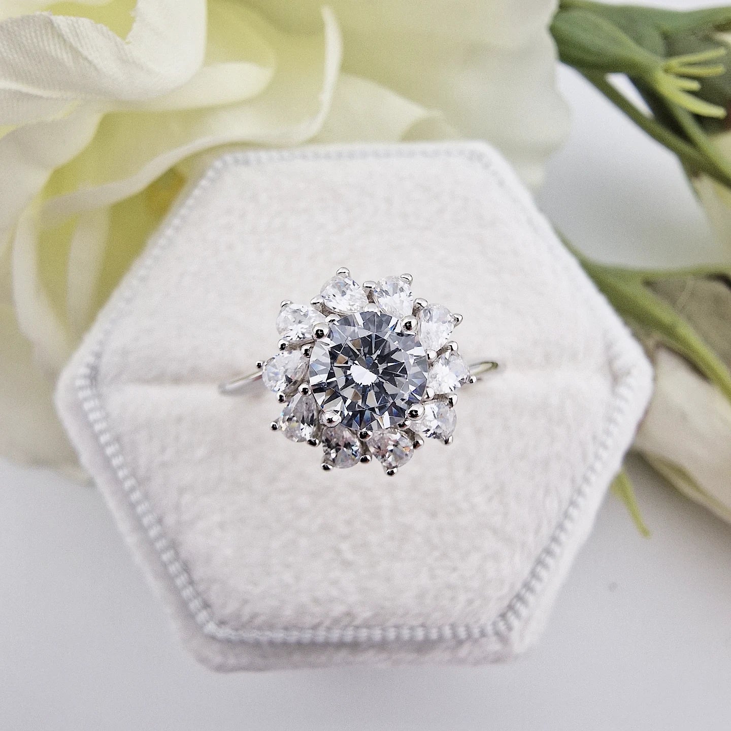 925 Sterling Silver Cz Round Centre with Surrounding Pear Cut Flower Cluster Ladies Ring