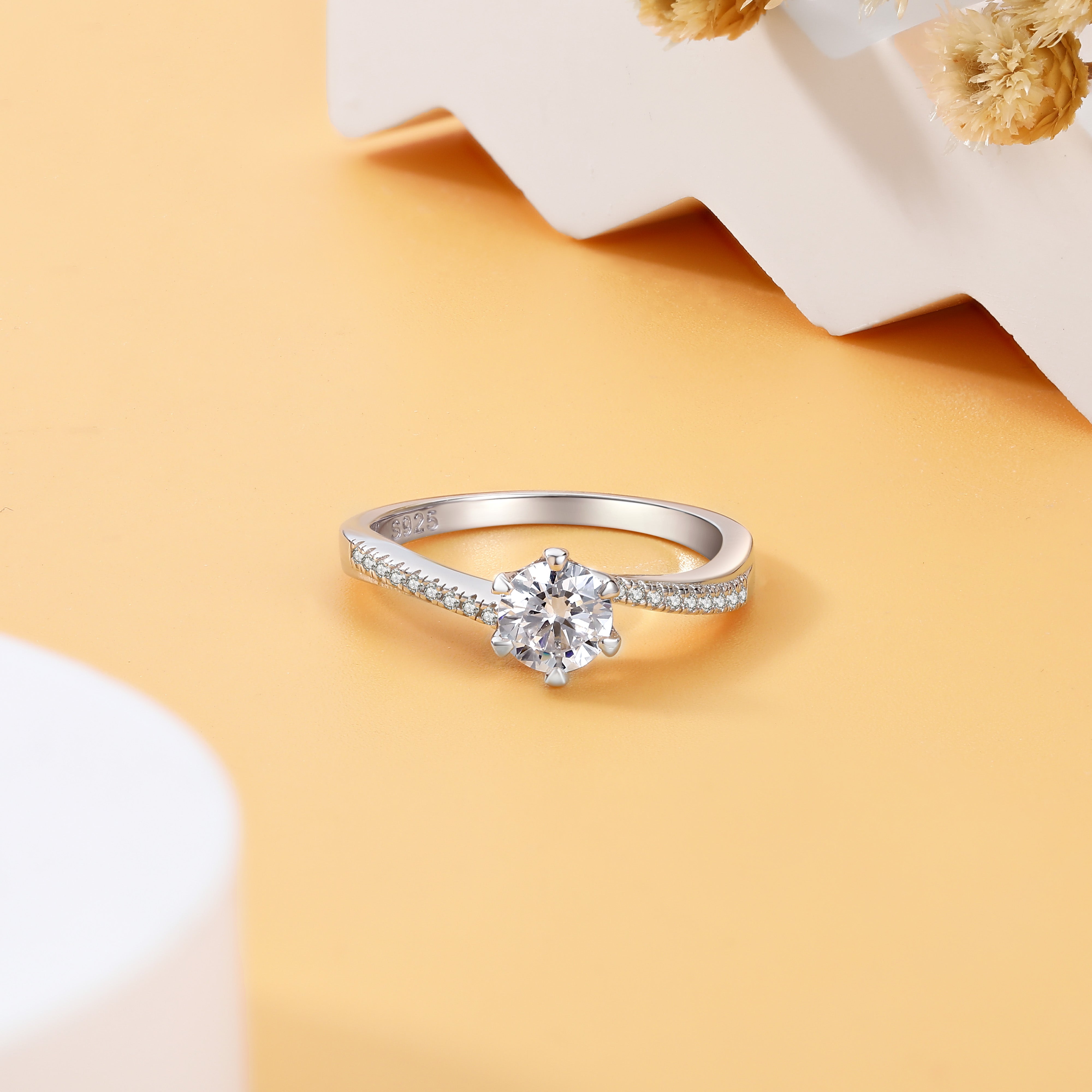 925 Sterling Silver Cz Twist Band Ladies Solitaire Ring