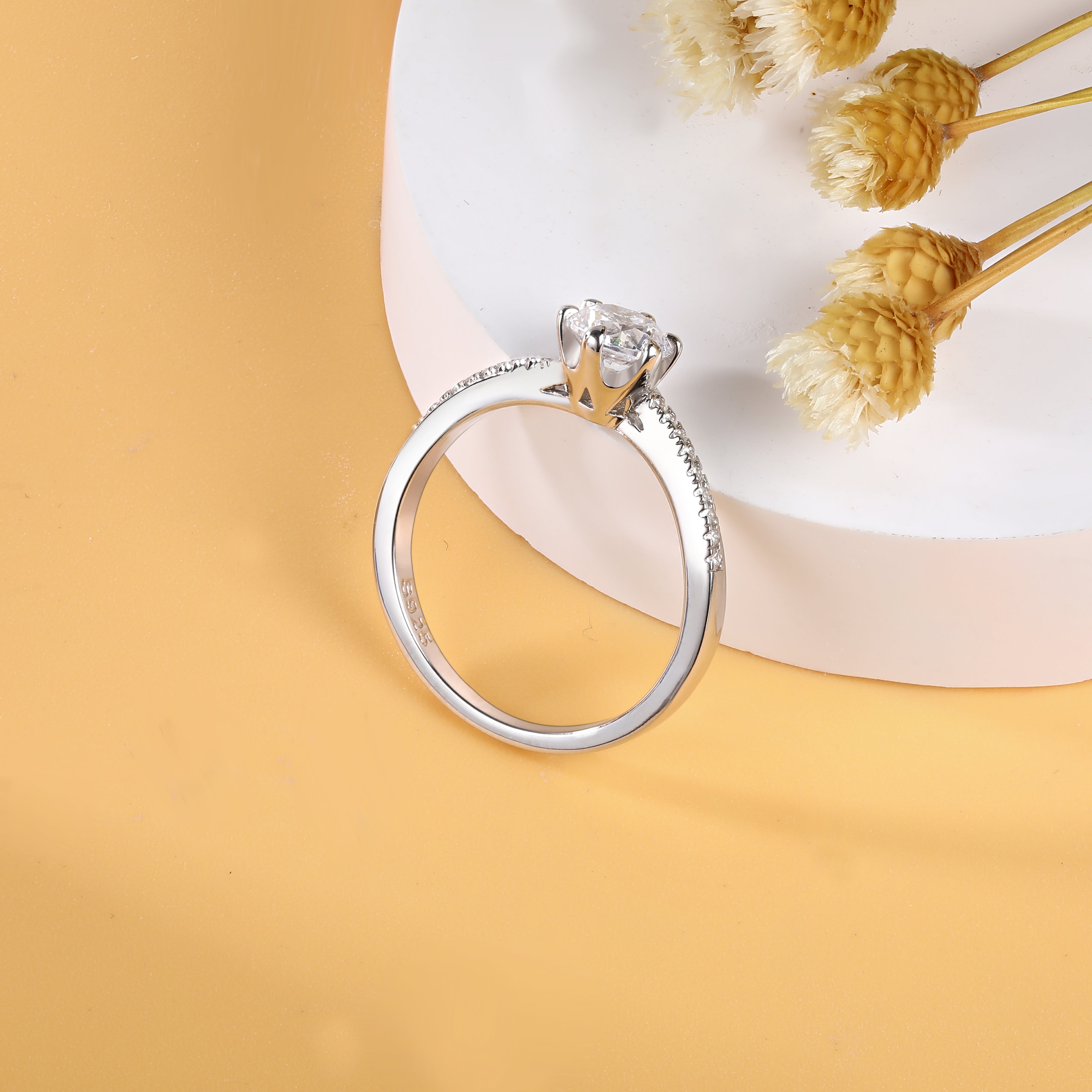 925 Sterling Silver Cz Twist Band Ladies Solitaire Ring