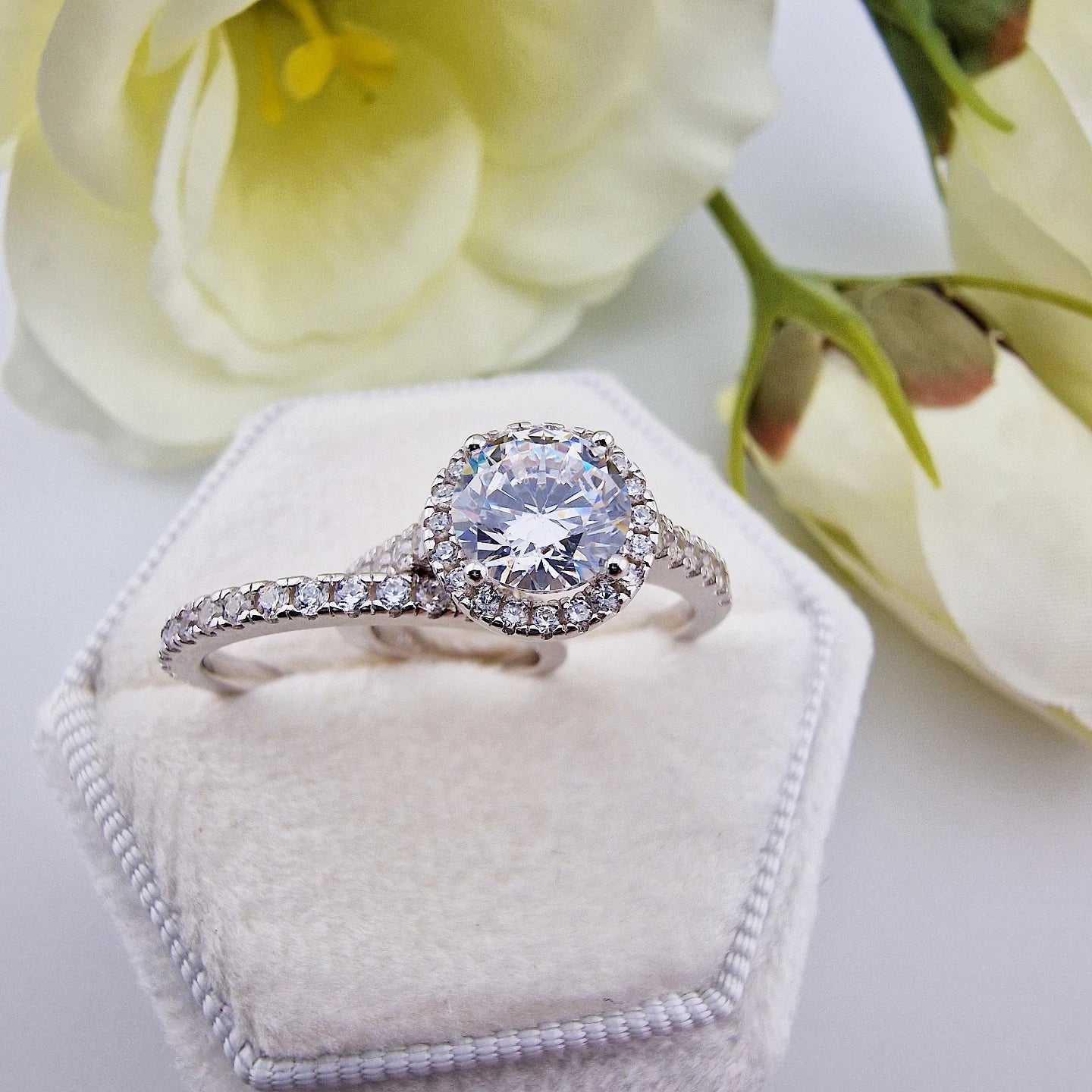 925 Sterling Silver Round Cz Halo Ladies Bridal Ring Set