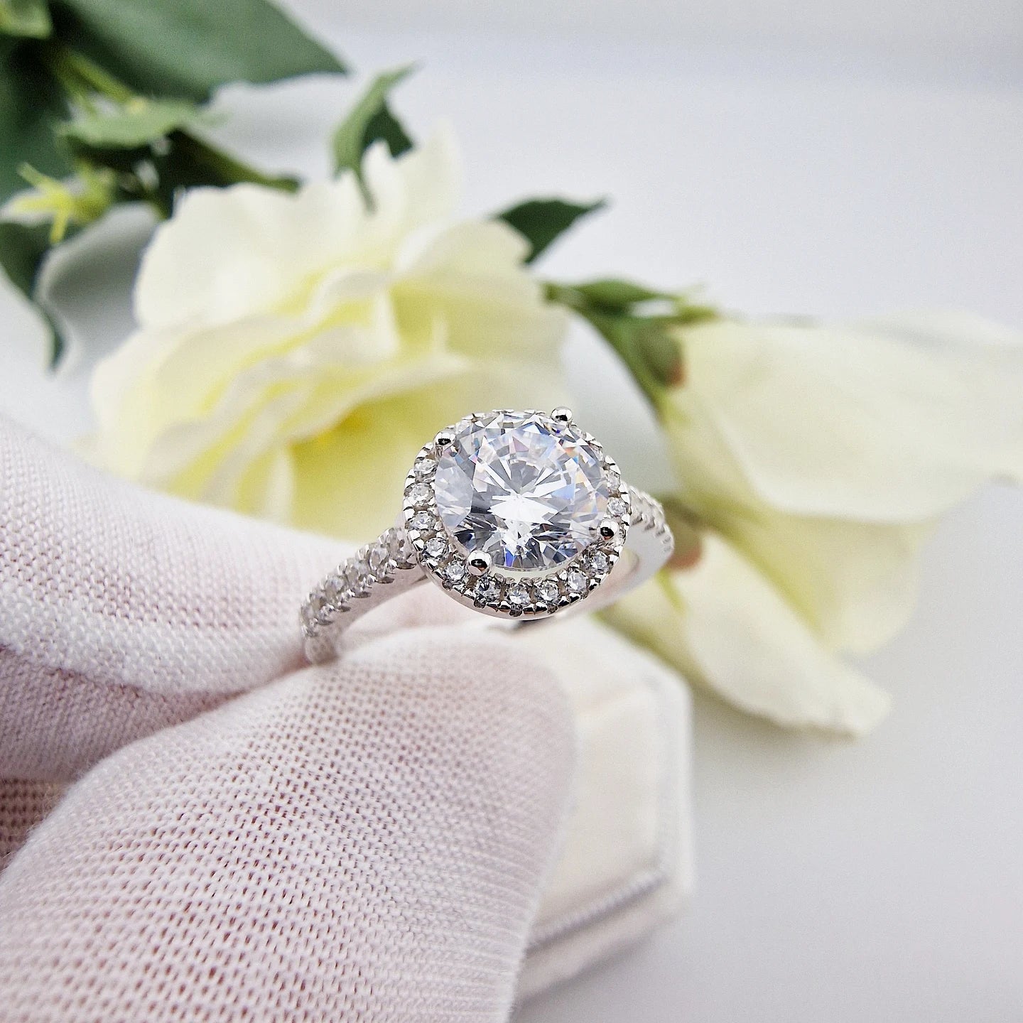 925 Sterling Silver Round Cz Halo Ladies Bridal Ring Set