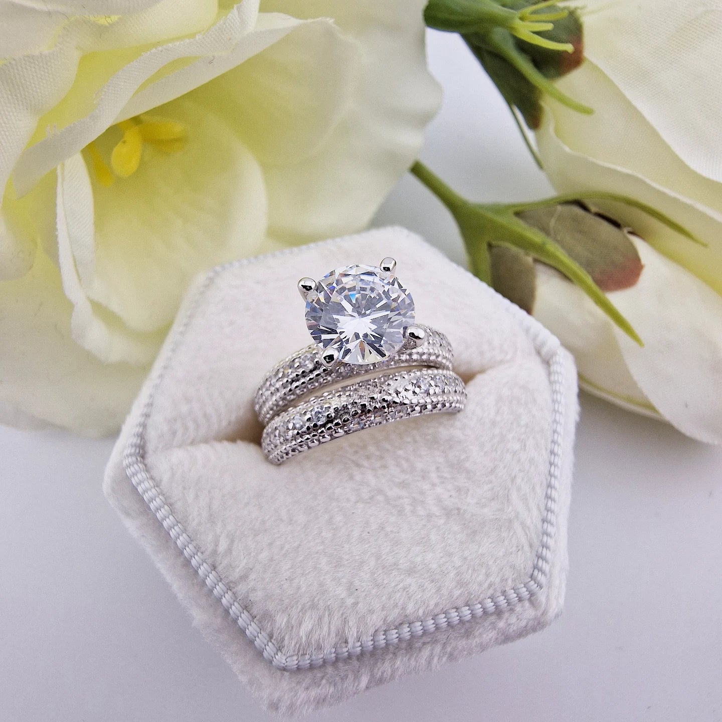 925 Sterling Silver Round Cz Centre with Pave Set Ladies Bridal Ring Set