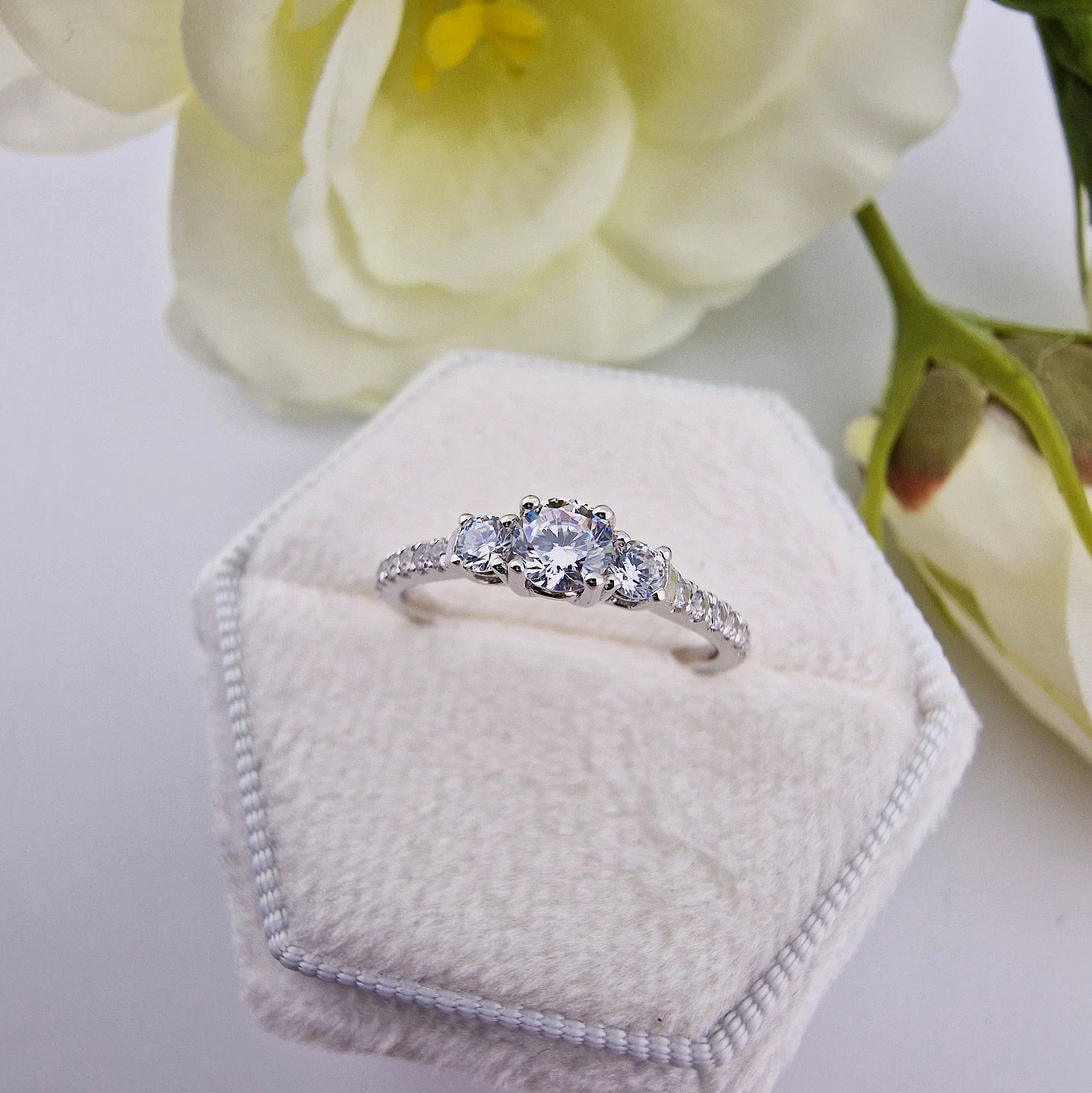 925 Sterling Silver Round Cut Cz Ladies Trilogy Ring