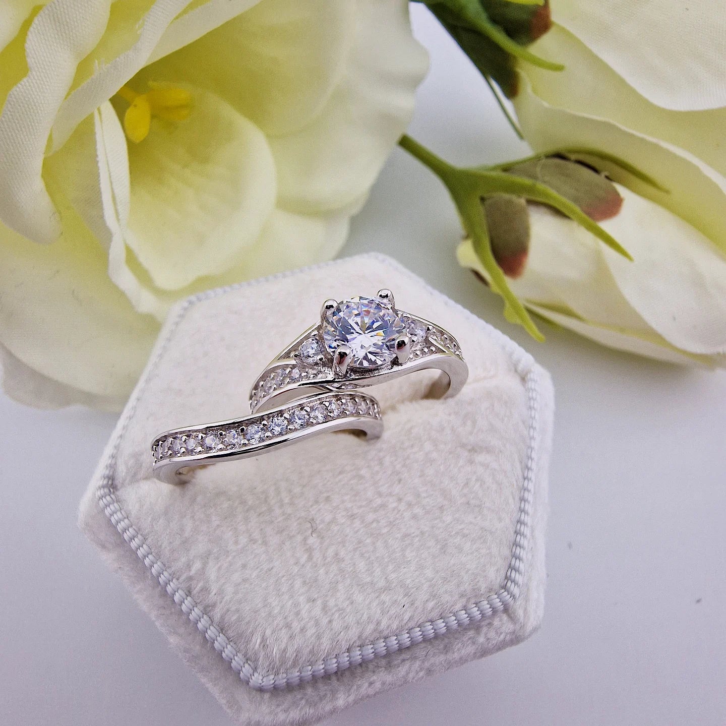 925 Sterling Silver Round Centre Cz With Fancy Channel Set Band Ladies Bridal Ring Set
