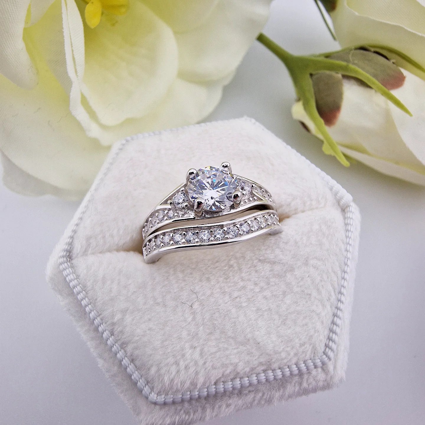925 Sterling Silver Round Centre Cz With Fancy Channel Set Band Ladies Bridal Ring Set