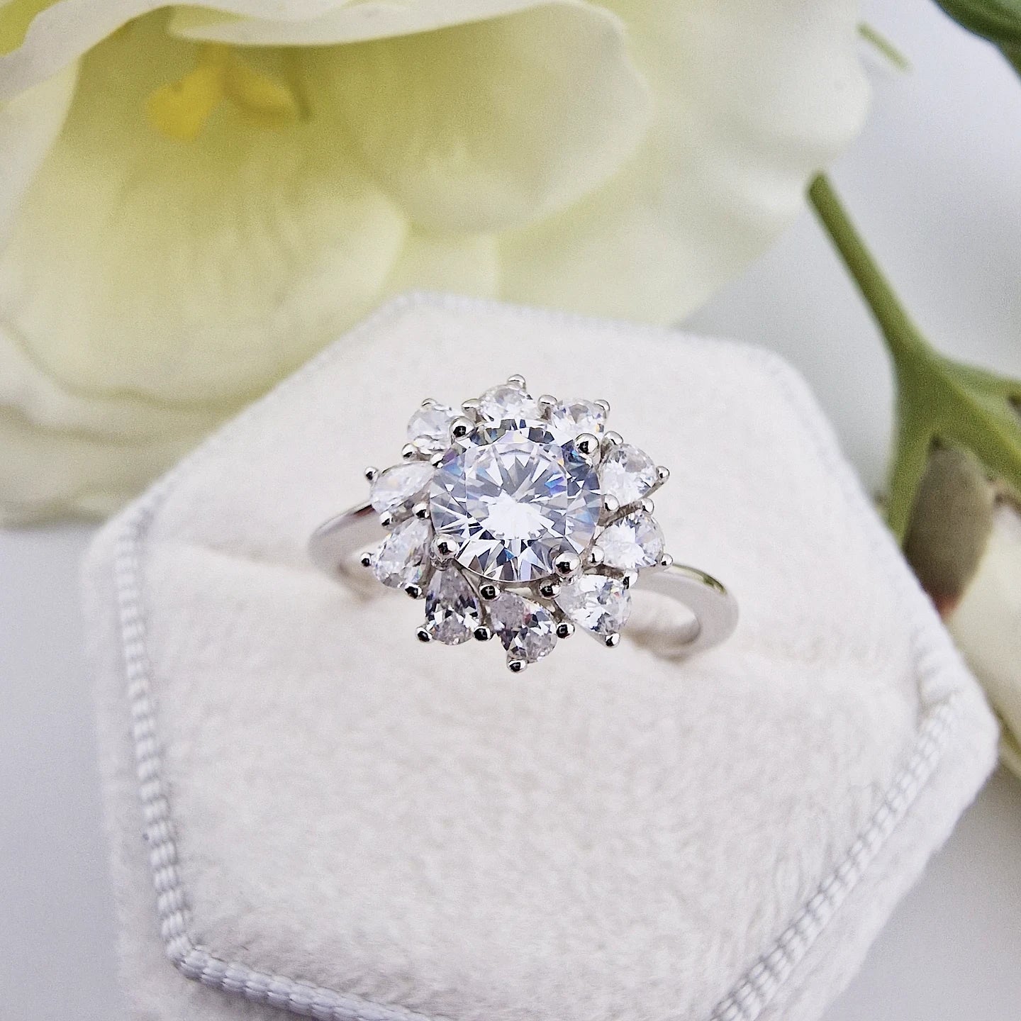 925 Sterling Silver Cz Round Centre with Surrounding Pear Cut Flower Cluster Ladies Ring
