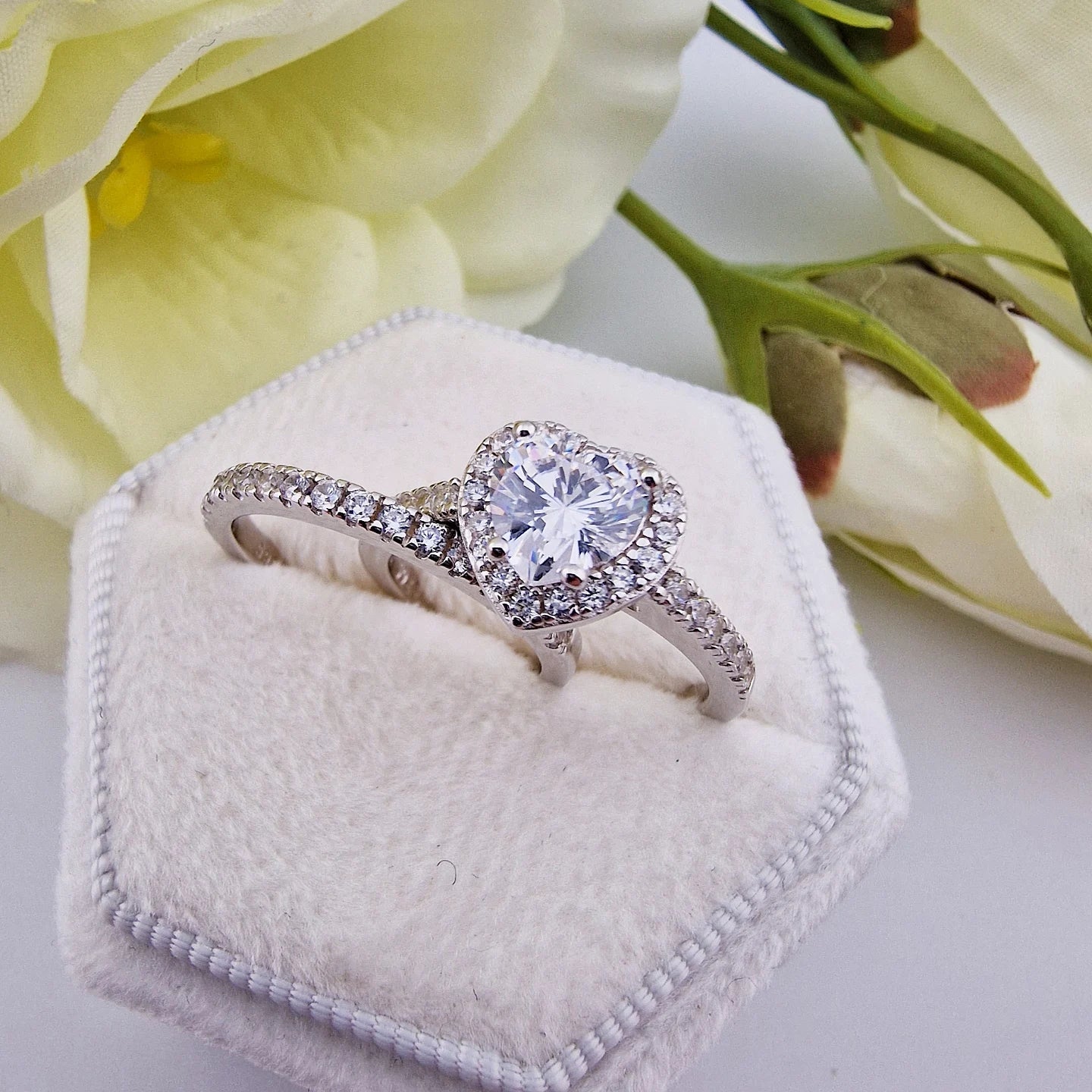 925 Sterling Silver Cz Heart Centre Ladies Ring Set