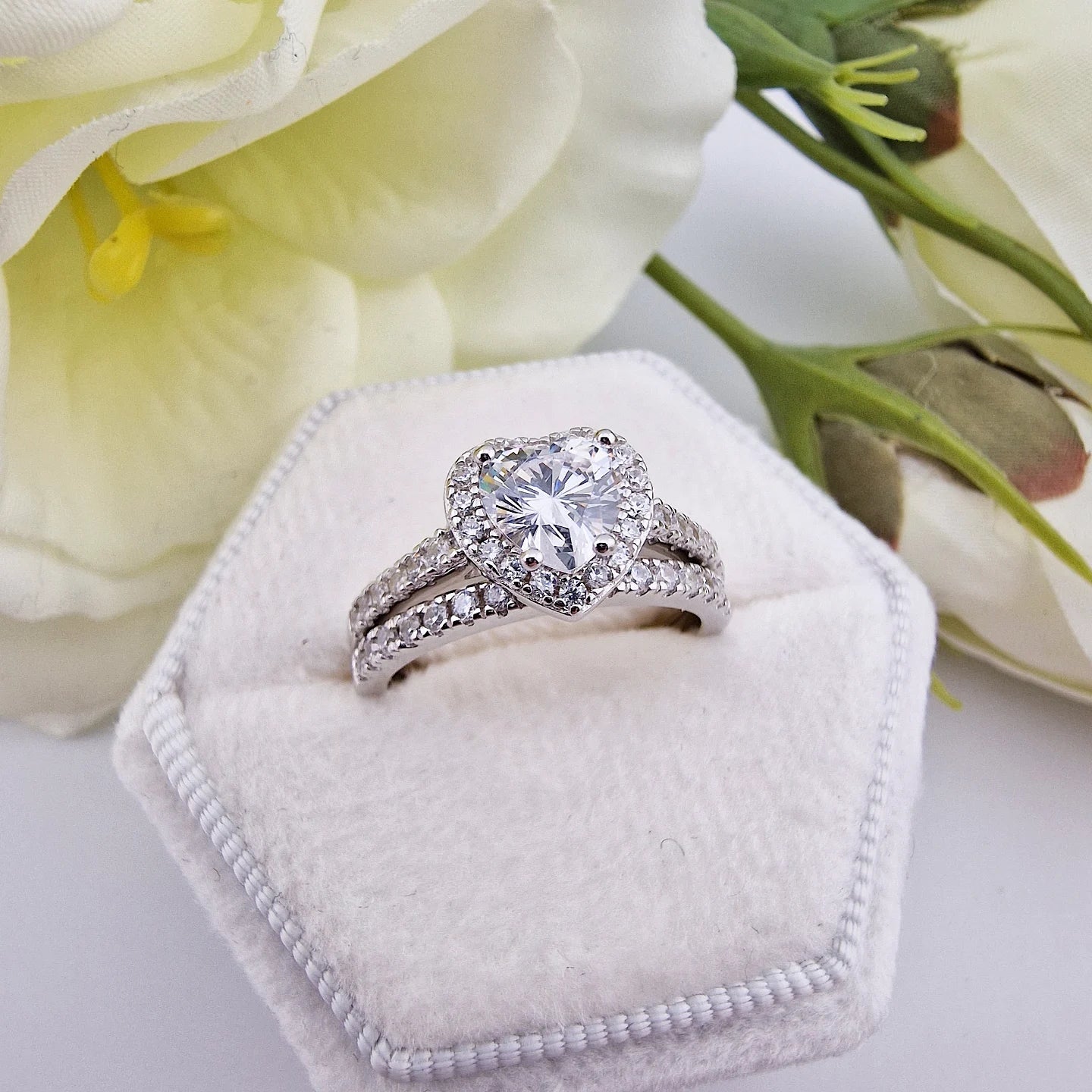 925 Sterling Silver Cz Heart Centre Ladies Ring Set