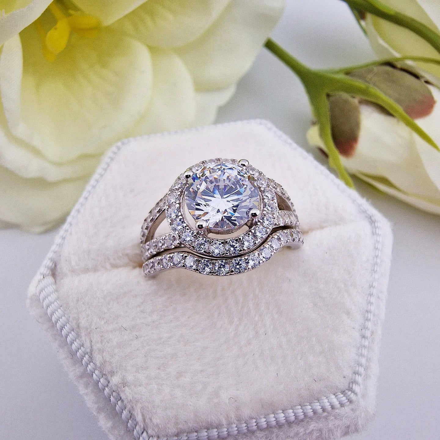 925 Sterling Silver Large 1.5ct Round Brilliant Cz with Split Band Ladies Ring Set