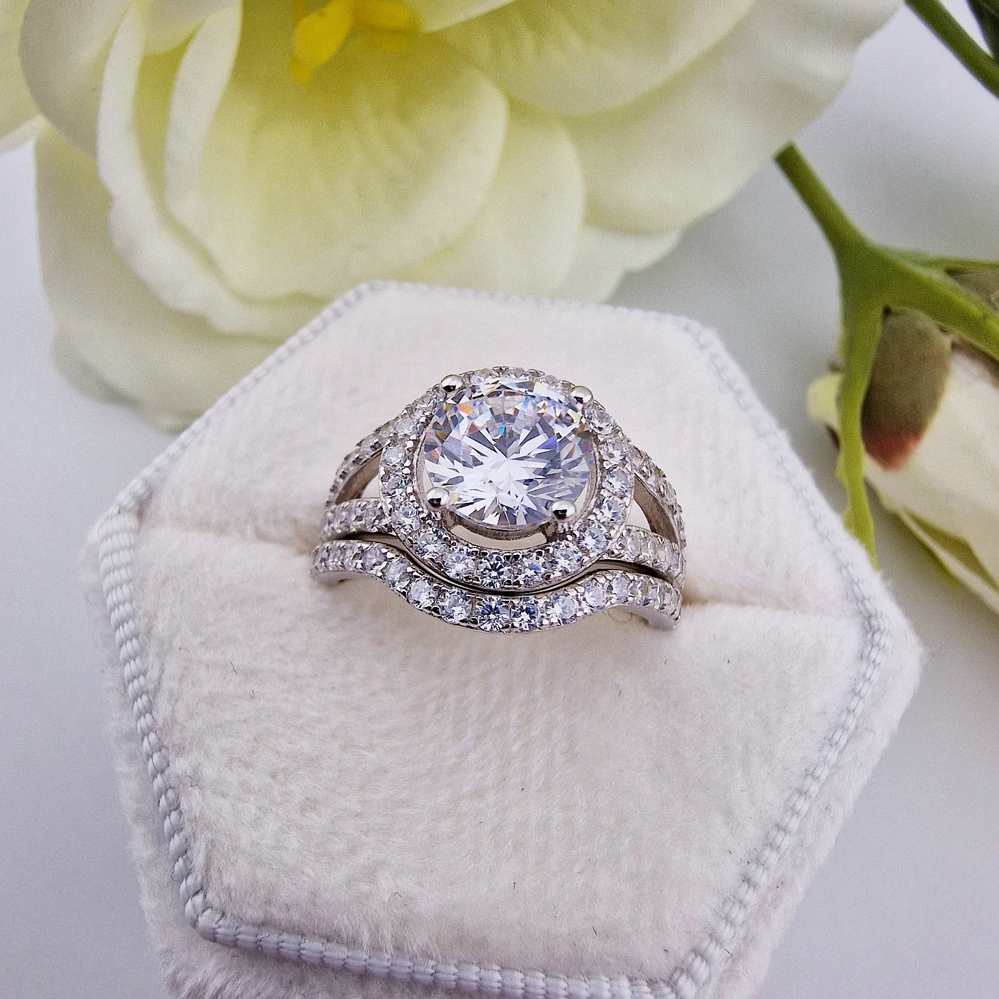 925 Sterling Silver Large 1.5ct Round Brilliant Cz with Split Band Ladies Ring Set